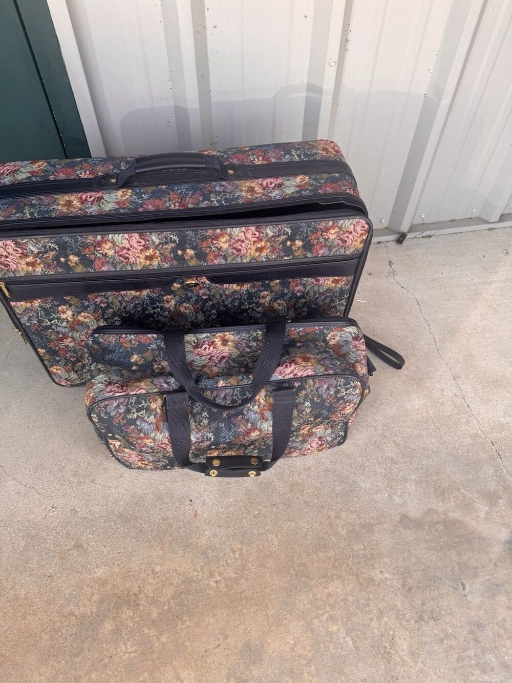 Vintage Jaguar 2 Piece Floral Tapersty Luggage Set - Picture 2 of 16